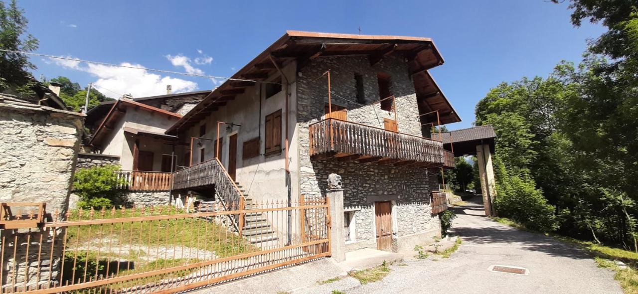 Apartament La Casa Del Gigante Frassino Acceglio Zewnętrze zdjęcie